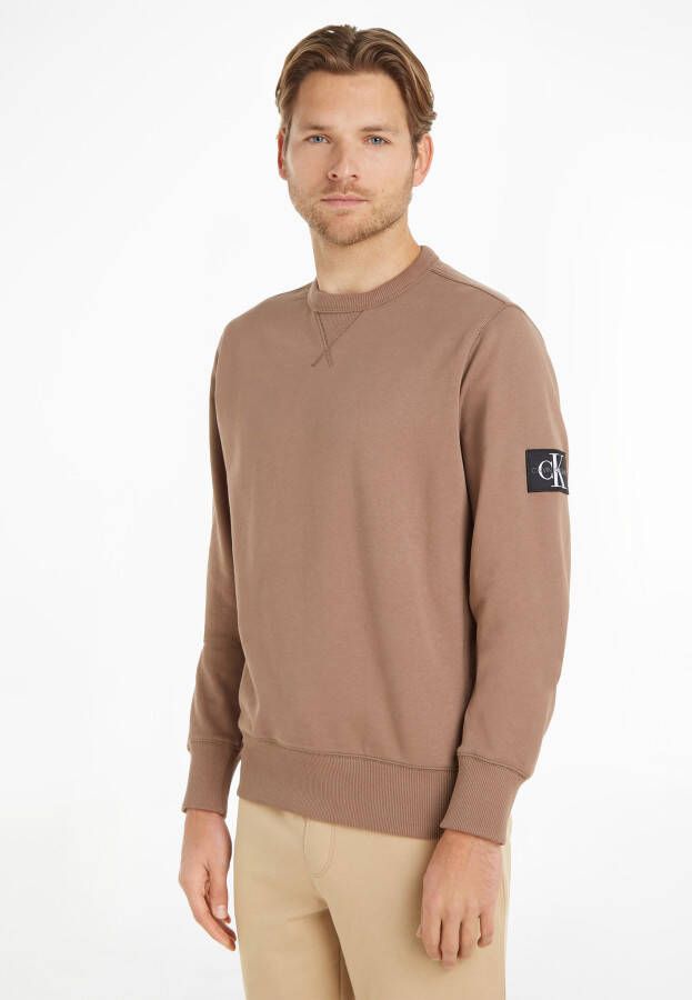 Calvin Klein Bruine Trui Monologo Sleeve Badge Cn